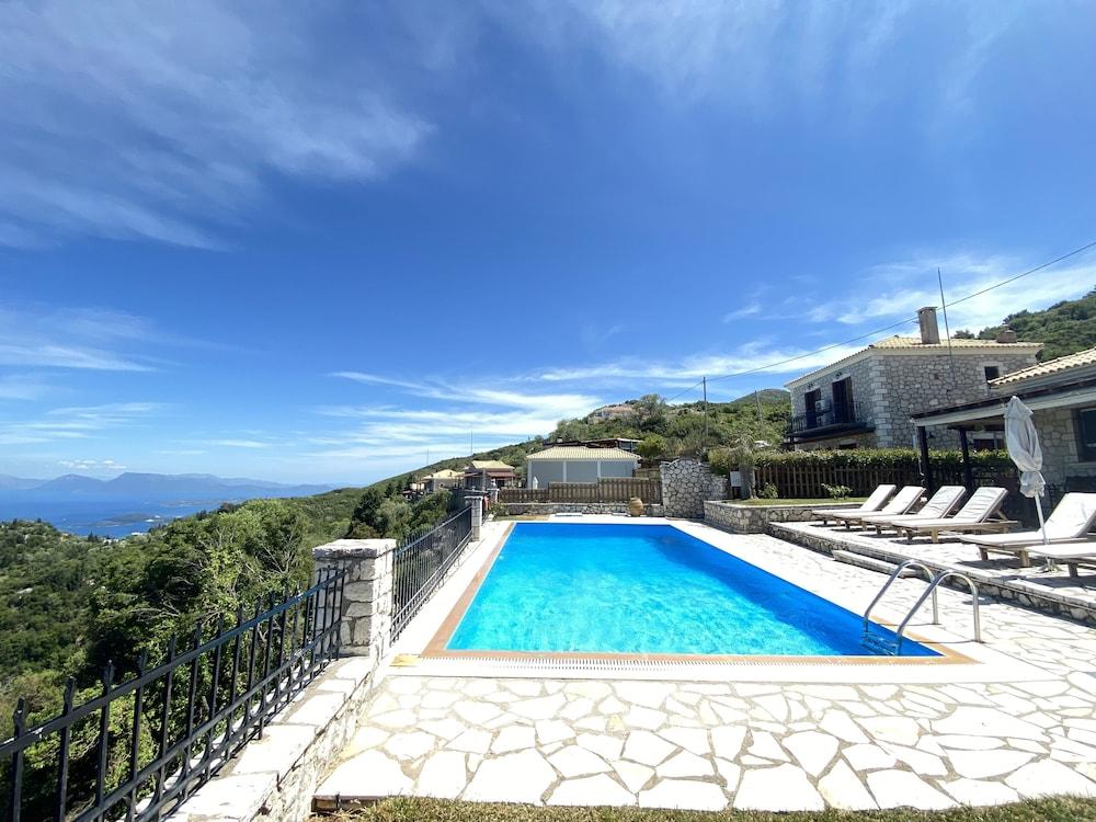 Executive Villa Scorpidi With Private Pool