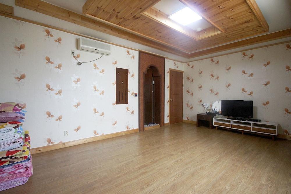 Mungyeong Arirang Hotel