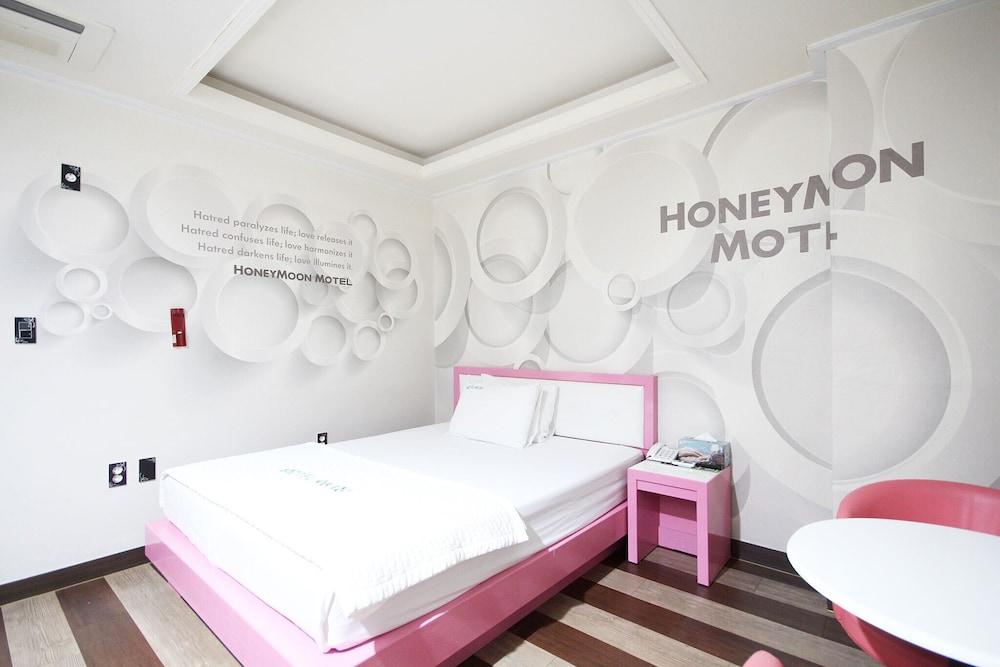 Daegu Dongseong-ro Honeymoon