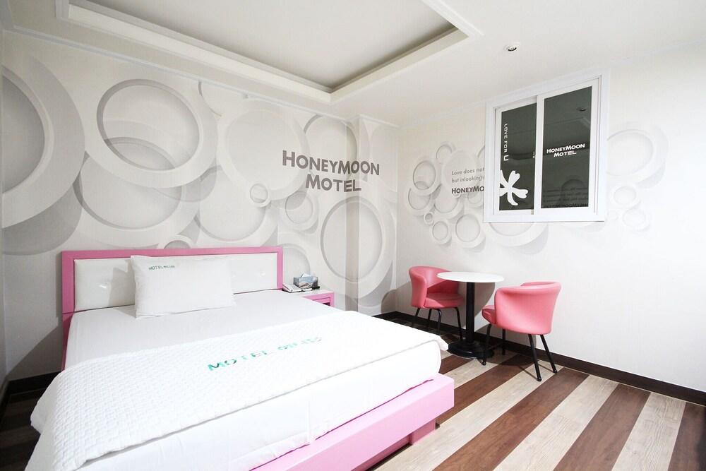 Daegu Dongseong-ro Honeymoon