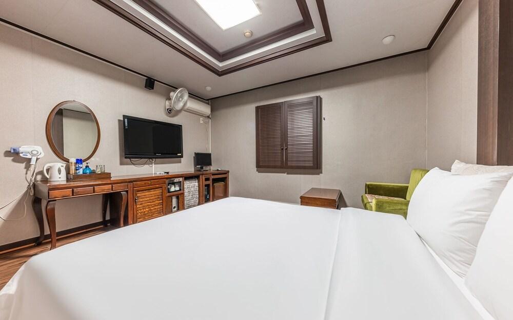 Daejeon Yuseong Motel Nine