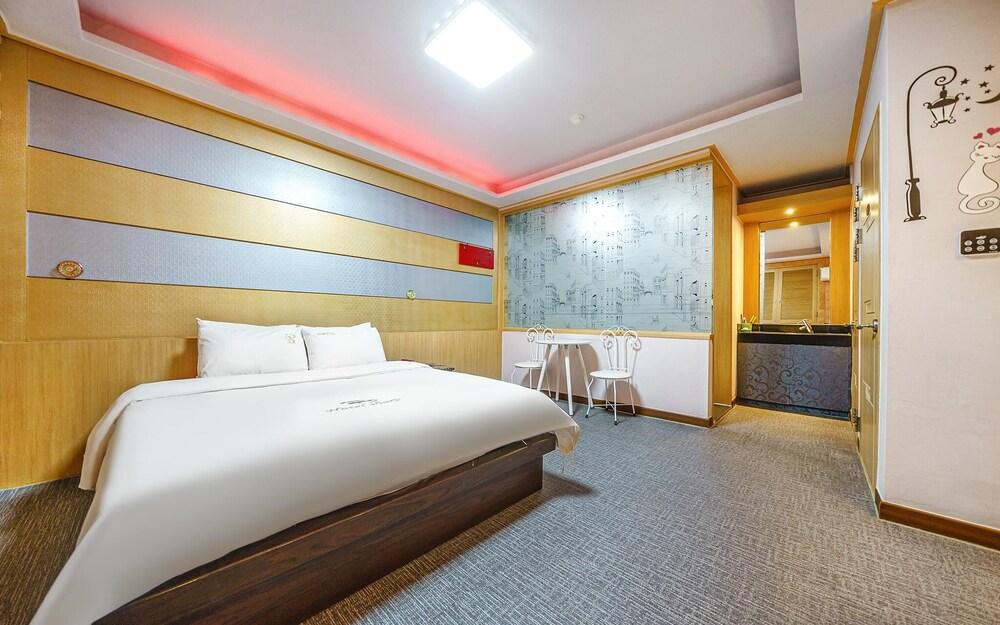 Jeonju Sanjeongdong Hotel Sharp