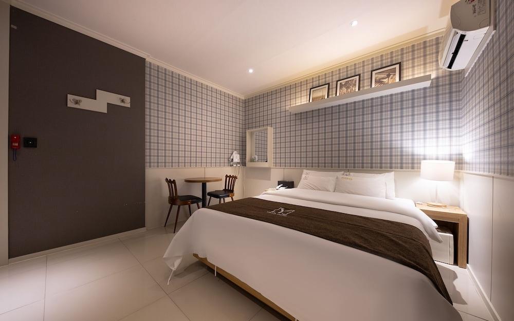 Cheongju Yellow Hotel