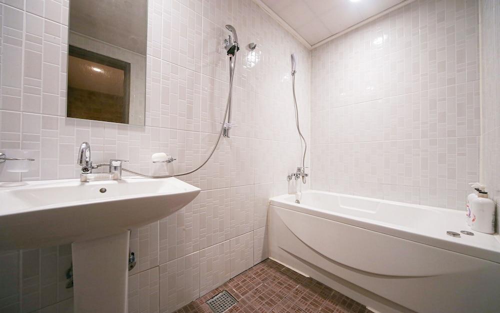 Daegu Jukjeon B and B