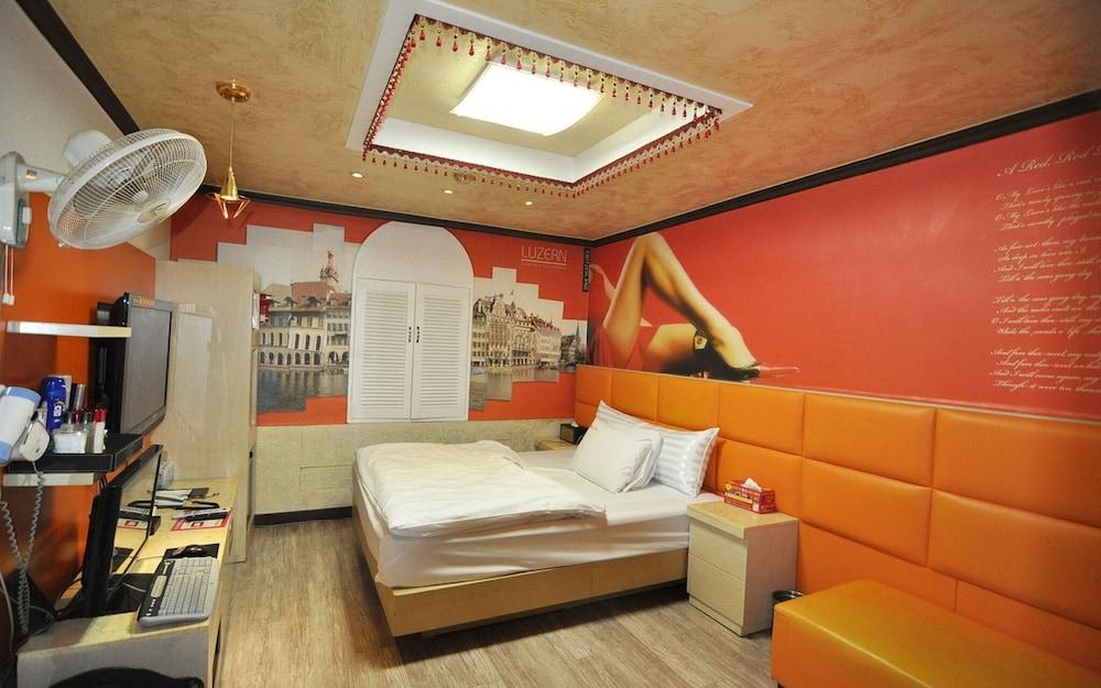 Gwangju Sinandong Adria