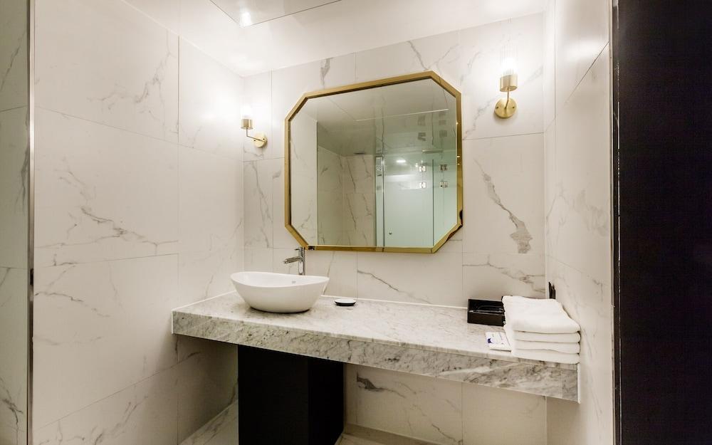 Suwon Guundong Rampart