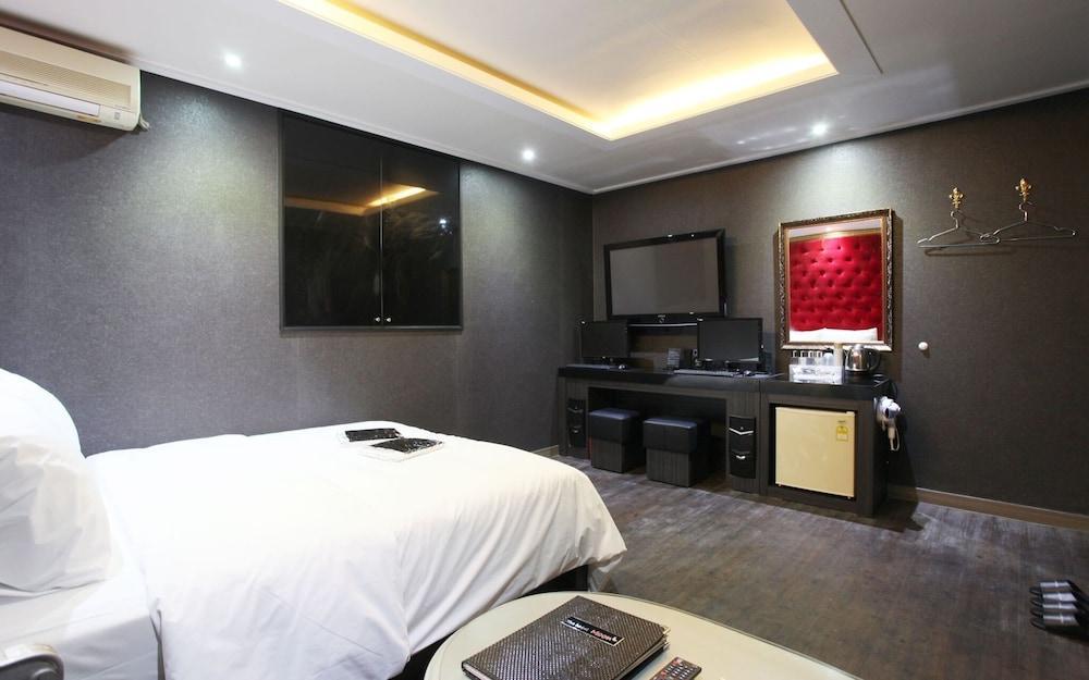 Yeongdeungpo The Moon Hotel