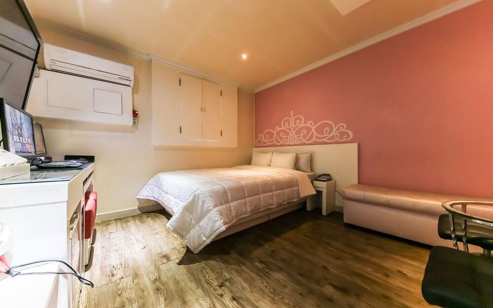 Cheonan Honeymoon Motel