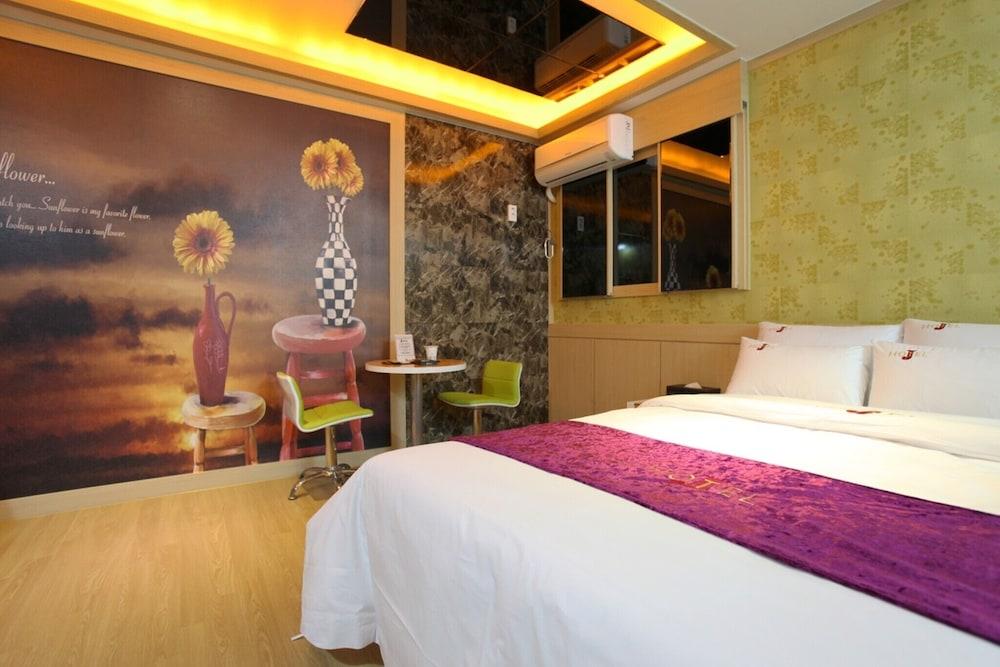 Icheon J Hotel