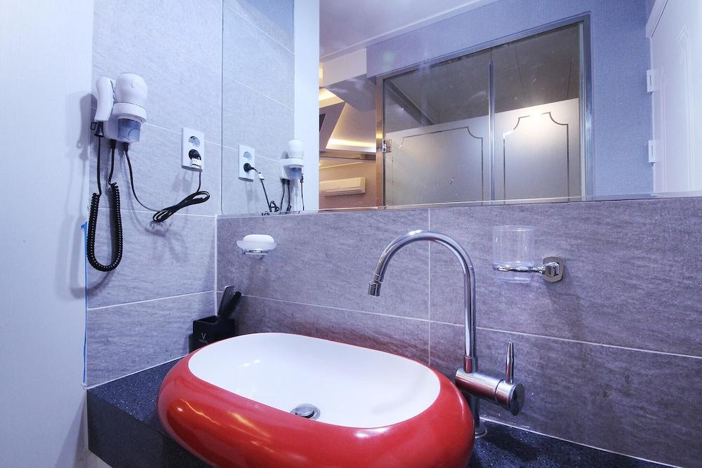 Busan Daeyeon-dong V