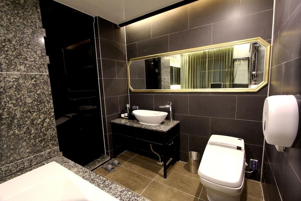 Busan Gwangalli 2 Heaven