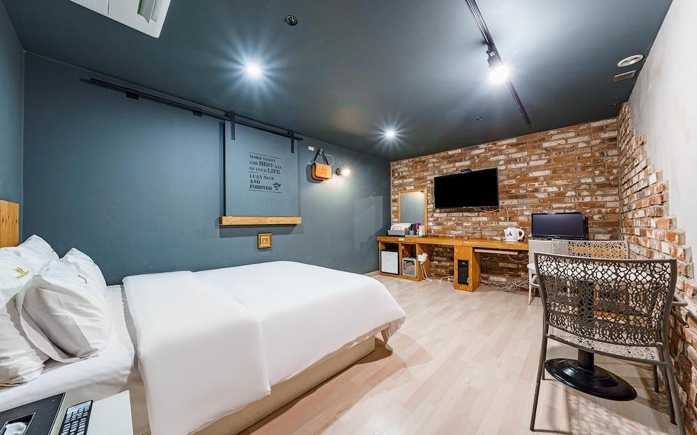 Changwon Sangnam-dong M