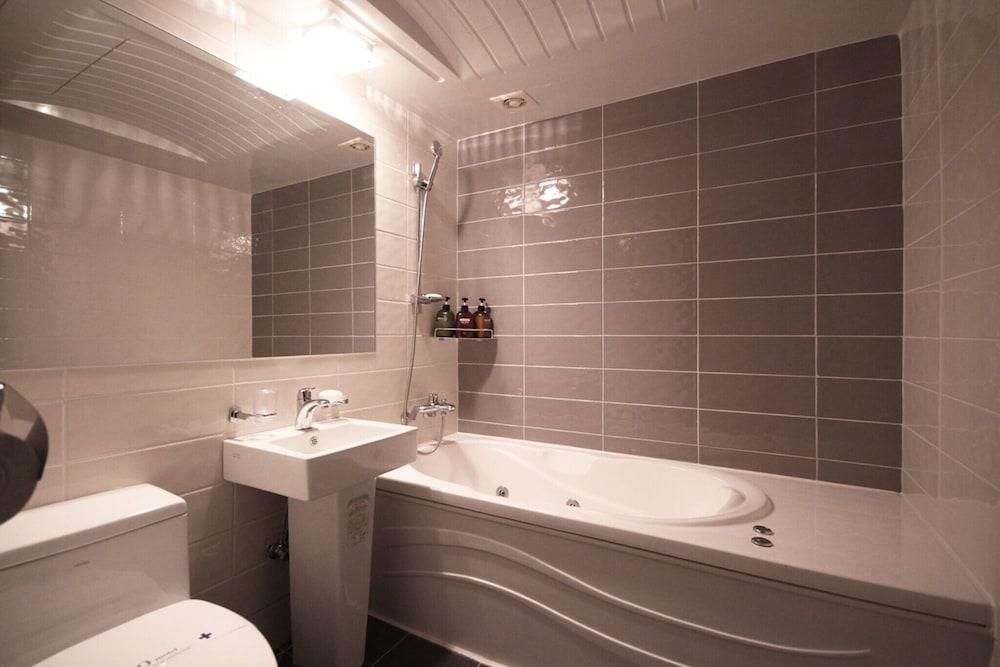 Changwon Sangnamdong XO