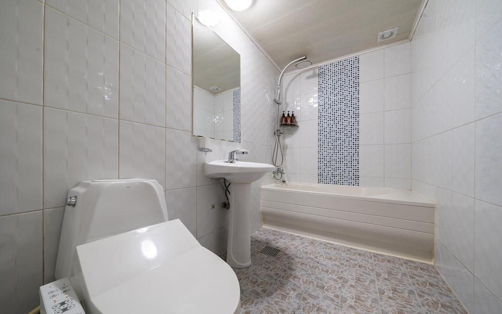 Gwangmyeong Valt Hotel