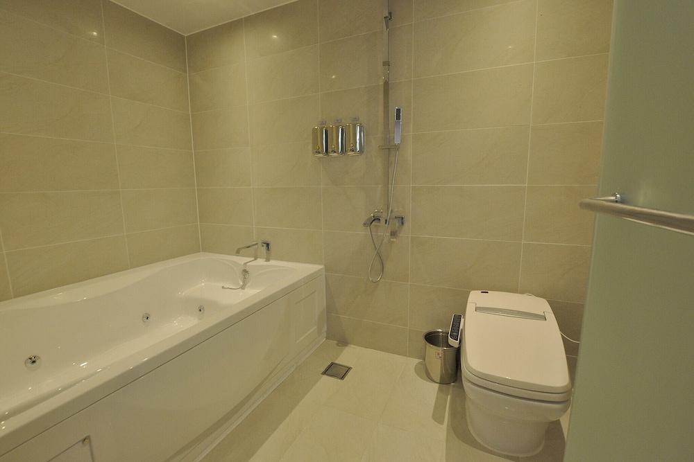 Busan Oncheonjang Bono