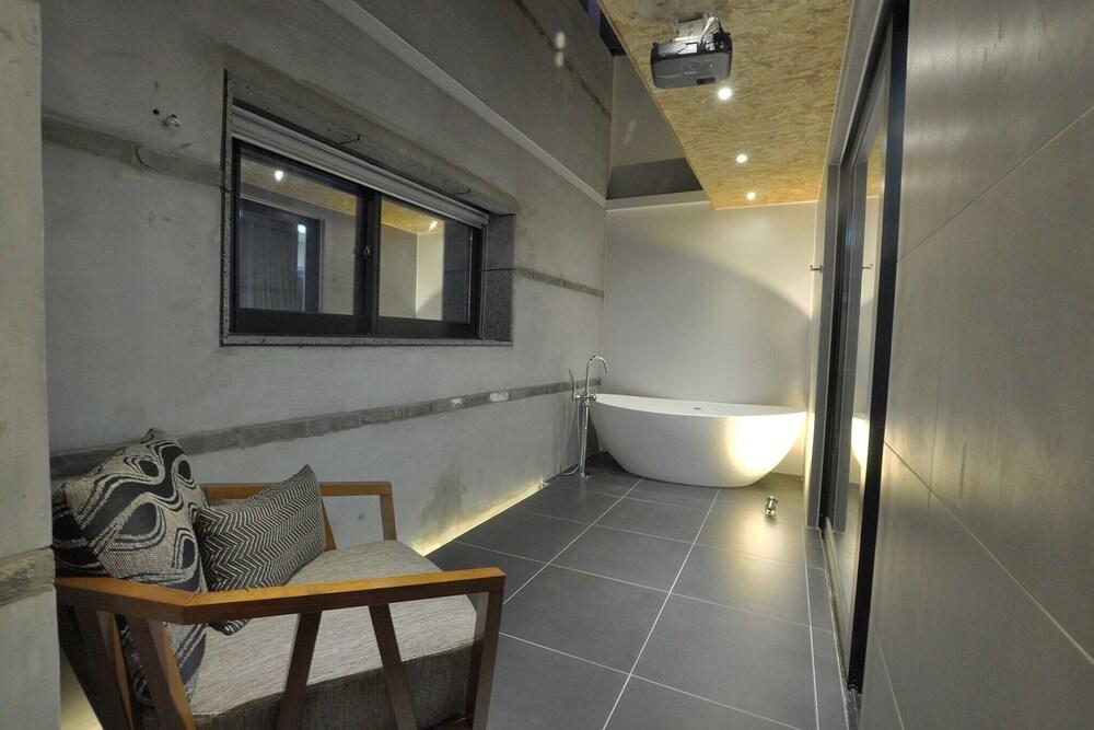 Busan Oncheonjang Bono