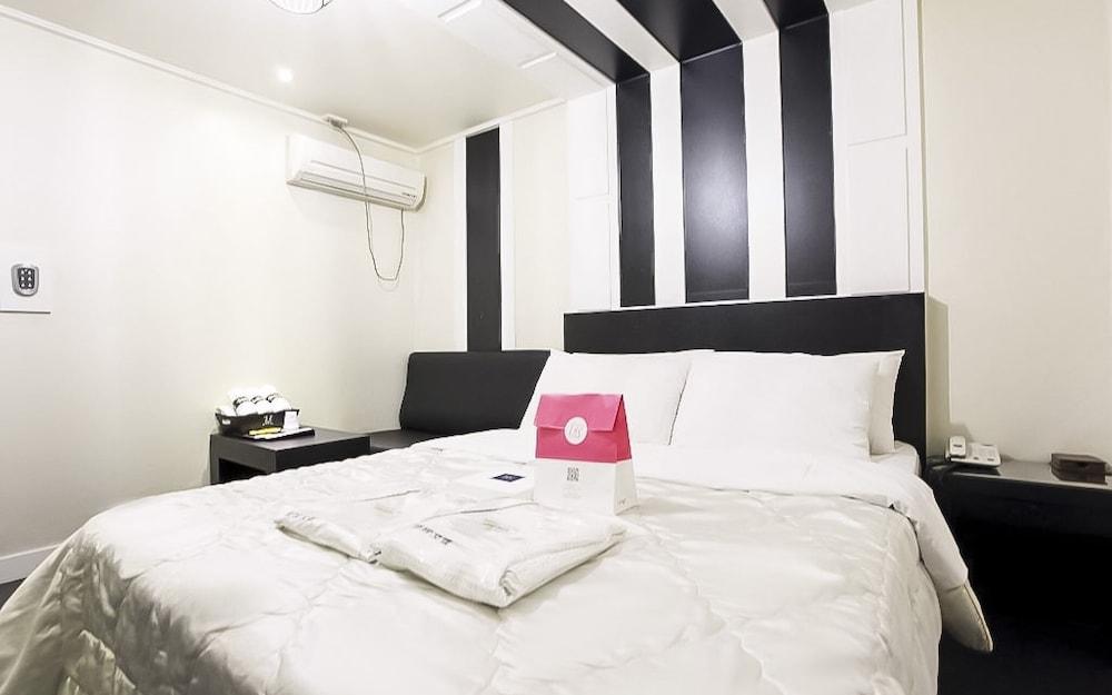 Suwon Byeolheneunbam