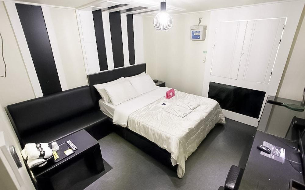 Suwon Byeolheneunbam