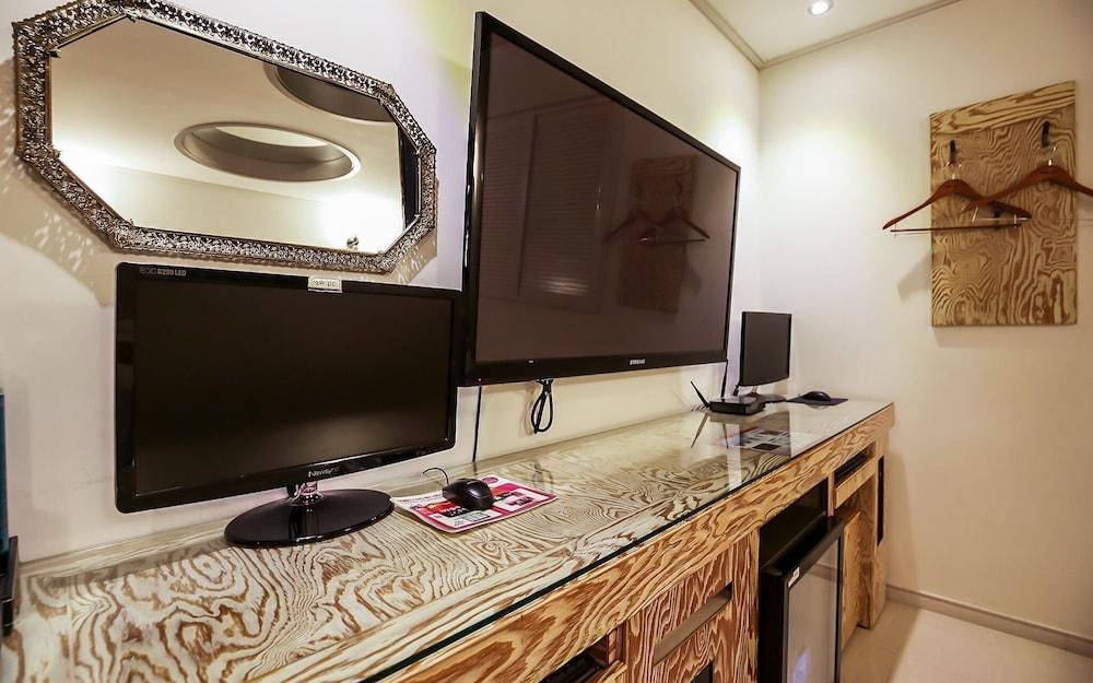 Asan Fox Drive-in Motel