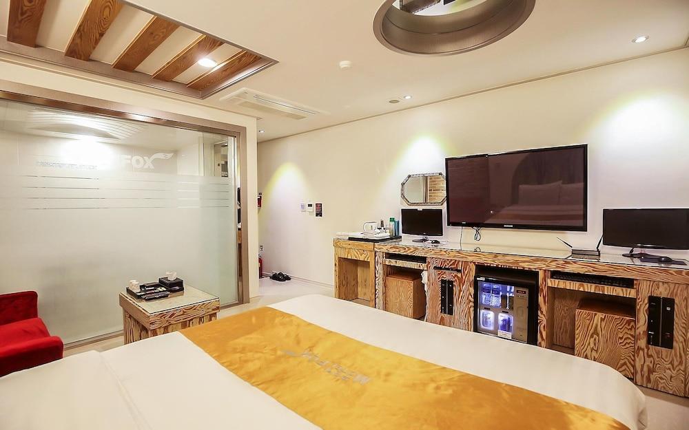 Asan Fox Drive-in Motel