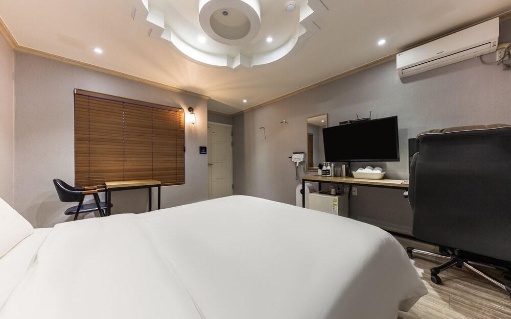 Daejeon Dunsan Hotel Days