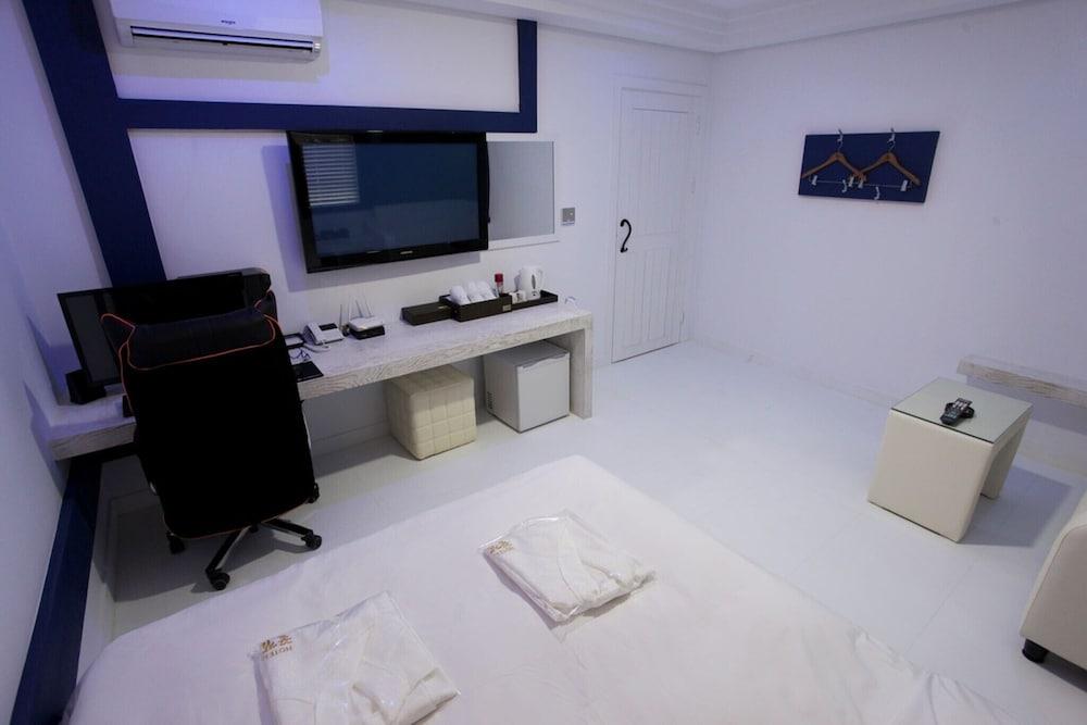 Cheongju Kkuljam PC Hotel