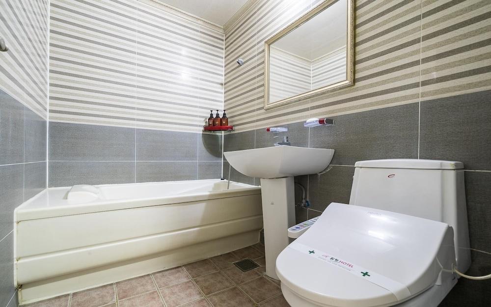 Gwangju Geumho Healing