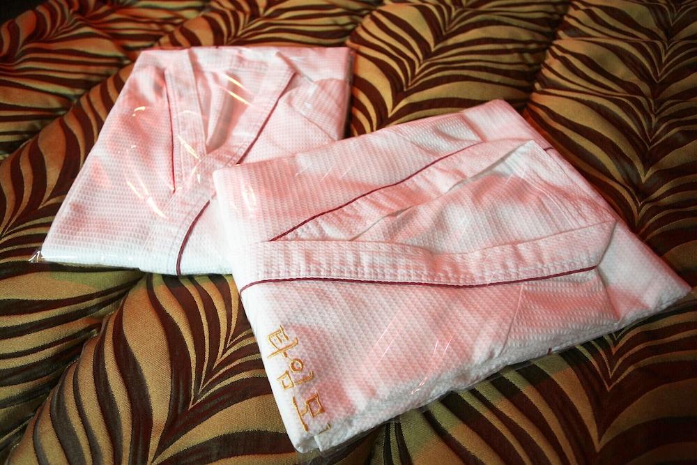 Cheongju Bungmunro Time