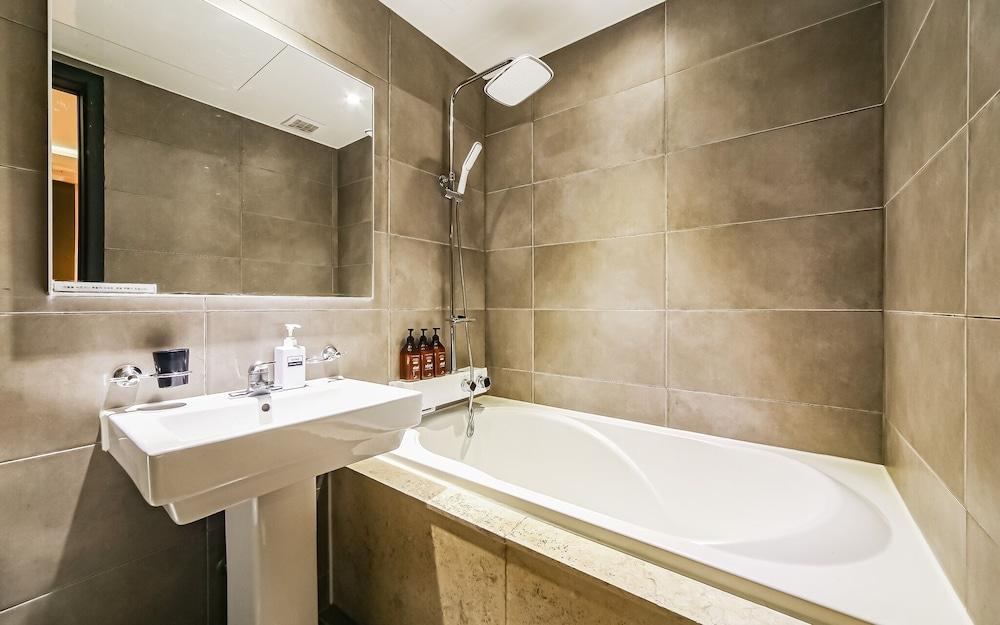 Busan Gwanganri Lazzi