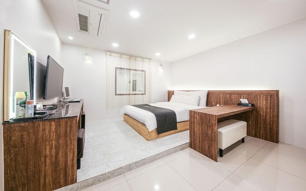 Haenam Plus Self Check-in Motel