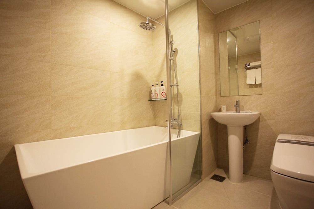 Suwon City Hall Thassos Hotel