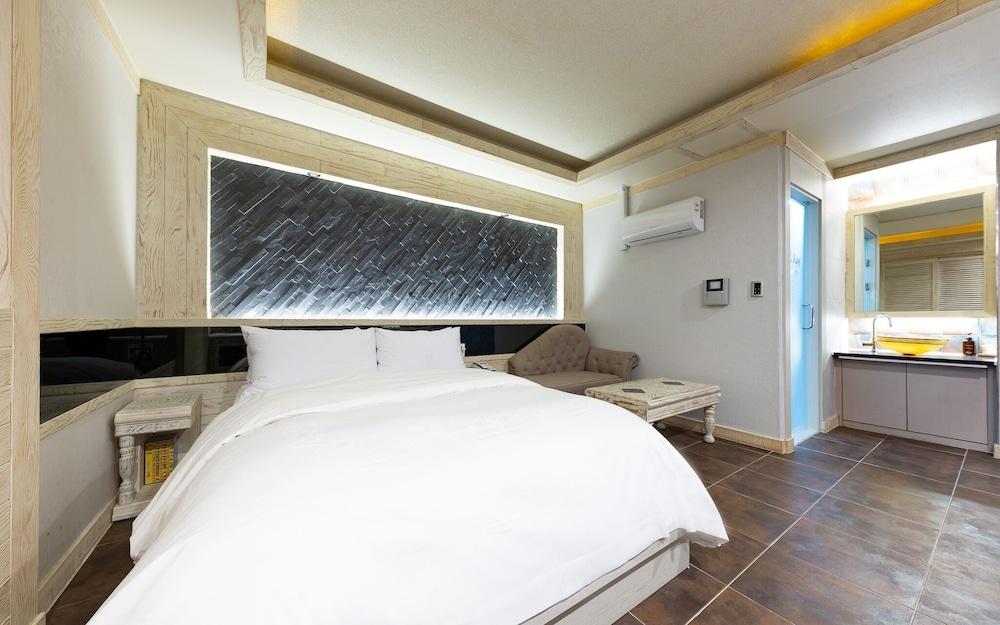 Daejeon Yongjeon Bobos