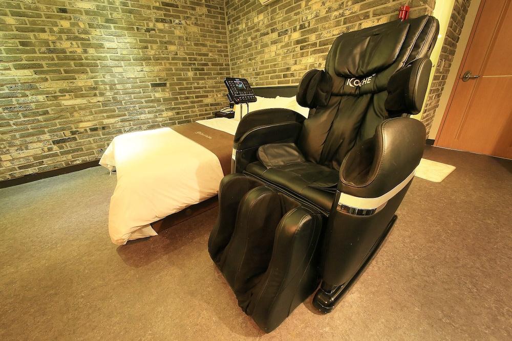 Hwagok Carlton Hotel