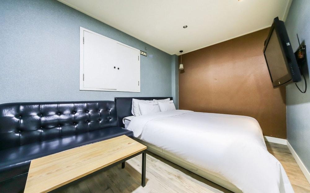 Changwon Myeongseo-dong Haru