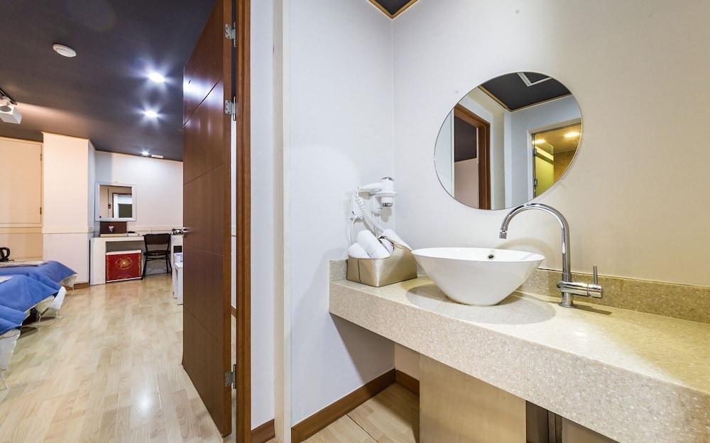 Chuncheon Sohsul Hotel