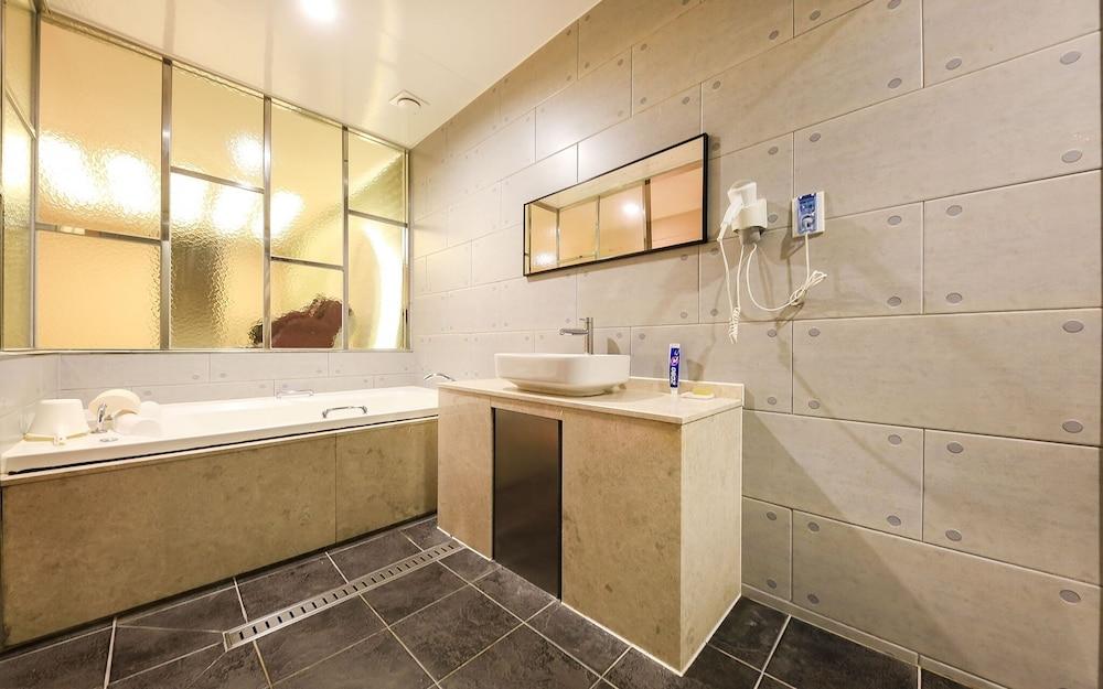 Okcheon Barbara Self Check-in Motel