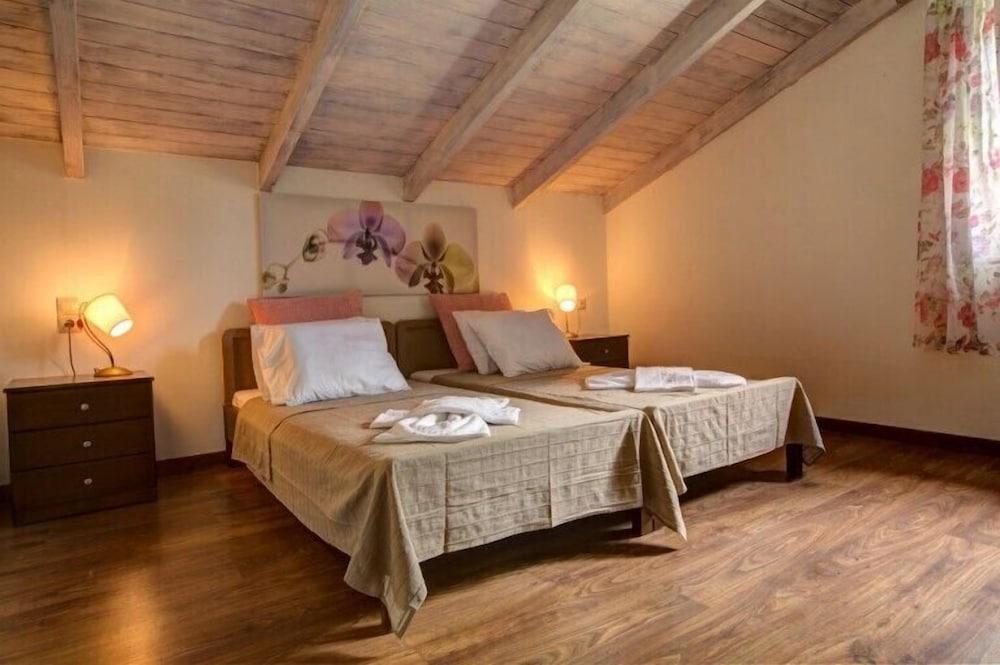 Villa Iremia & Villa Galini