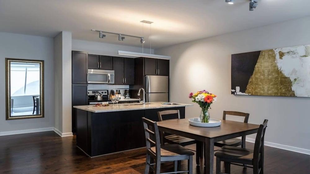 Cozysuites TWO Bold Apartments SKY Pool