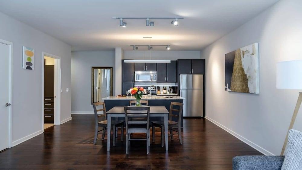 Cozysuites TWO Bold Apartments SKY Pool