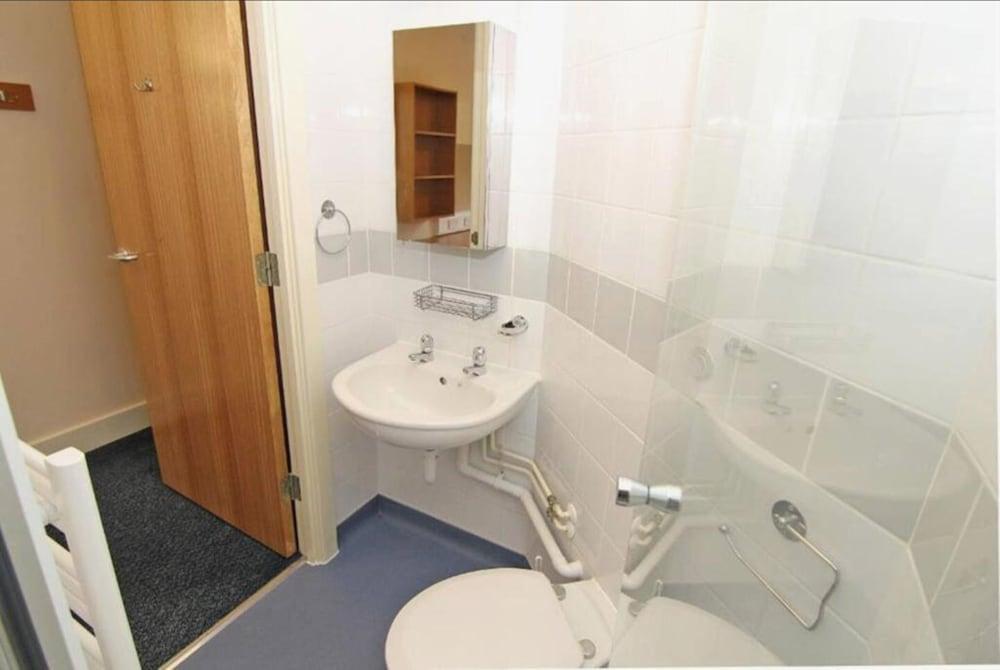 Stylish Rooms PENRYN