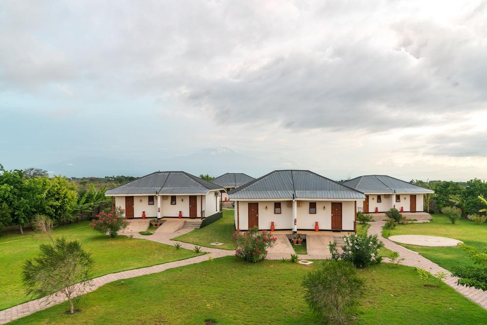 Moyoni Airport Lodge