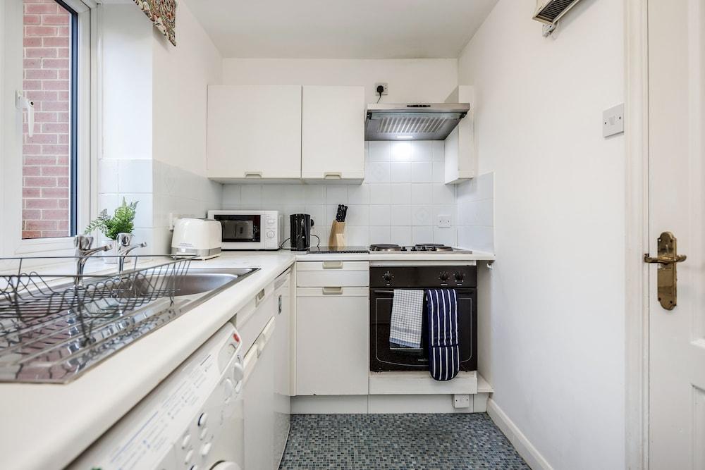 Karah Suites - The Galleria 2