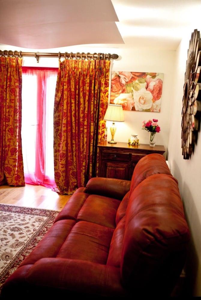 Karah Retreats - Calne