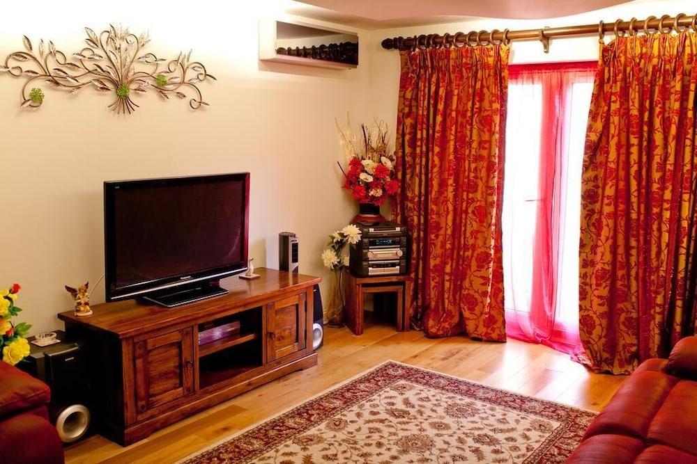 Karah Retreats - Calne