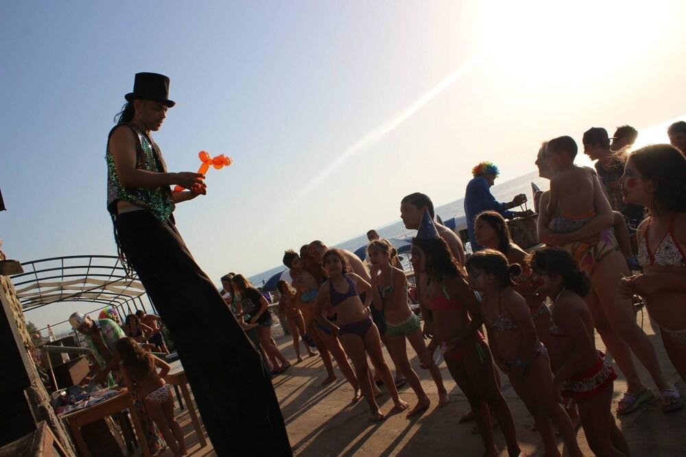 Studio a Stones Throw From the sea