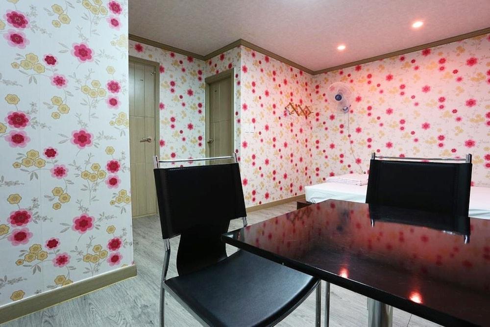 Boryeong Gyeongdong Motel