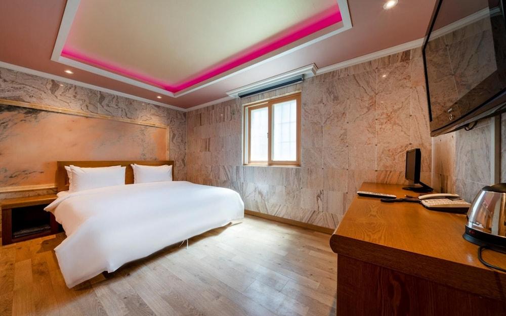 Tongyeong Hotel Opera