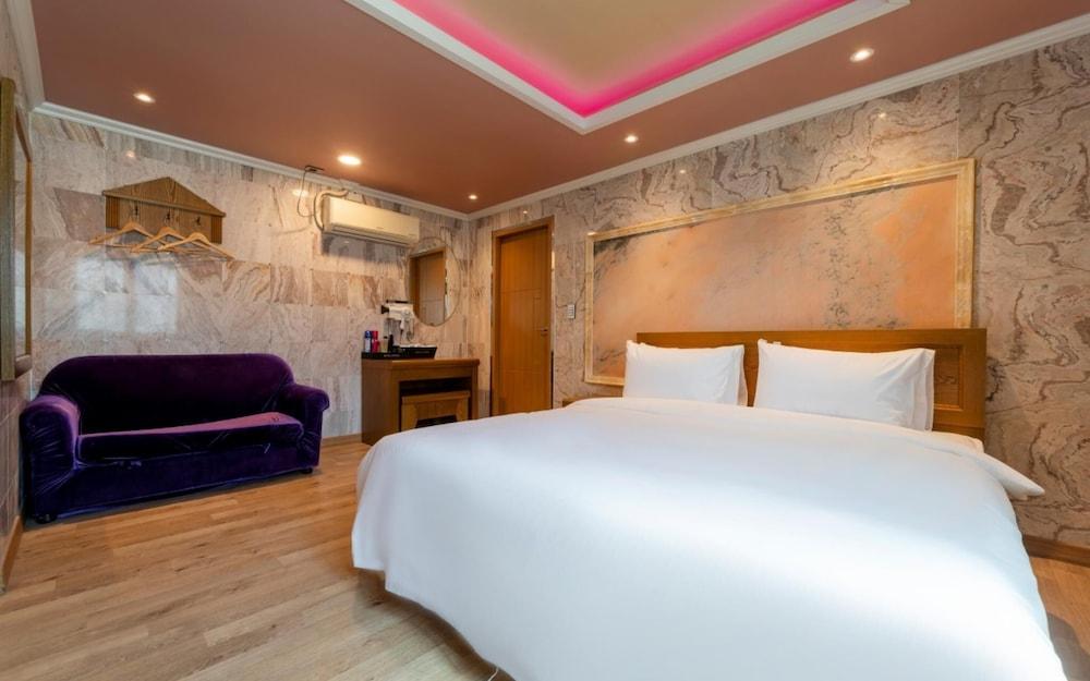 Tongyeong Hotel Opera