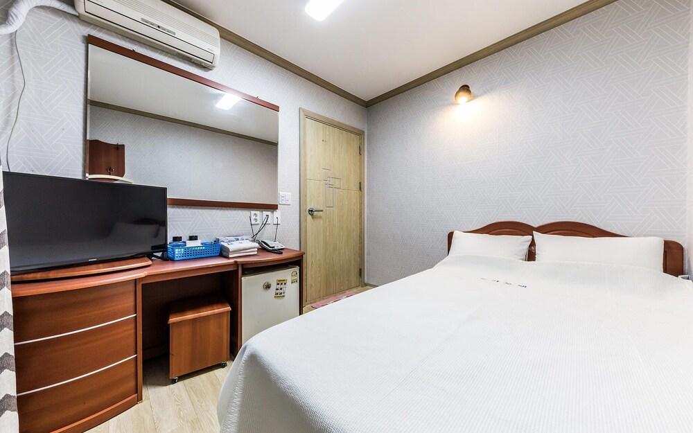 Yangyang Hajodae Donghwa Beach