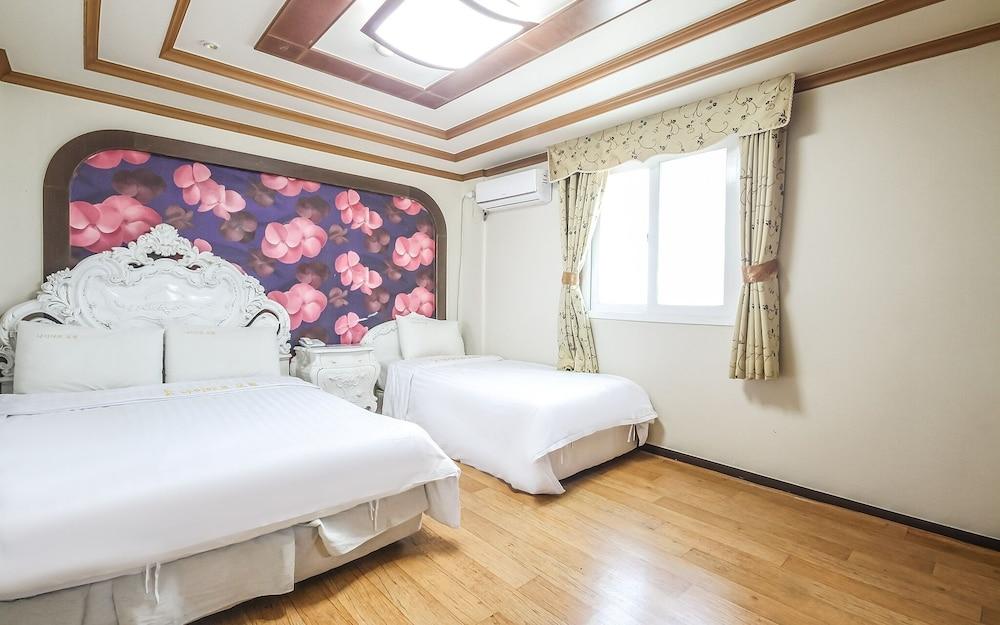 Gwangju Bukdong Naiateu